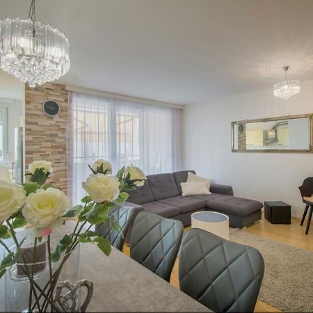 Apartment Montesa Zadar With Free Parking And Balcony Buitenkant foto