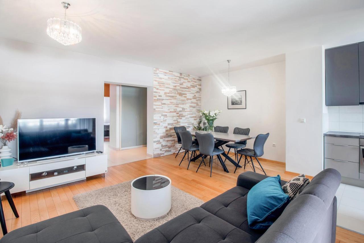 Apartment Montesa Zadar With Free Parking And Balcony Buitenkant foto