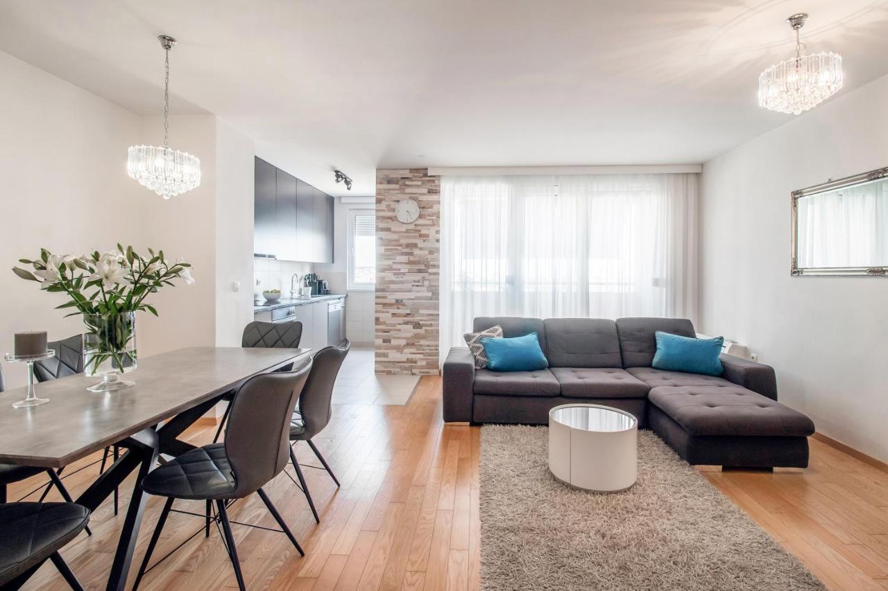 Apartment Montesa Zadar With Free Parking And Balcony Buitenkant foto