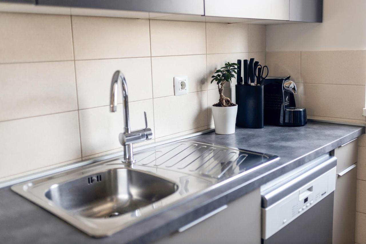 Apartment Montesa Zadar With Free Parking And Balcony Buitenkant foto