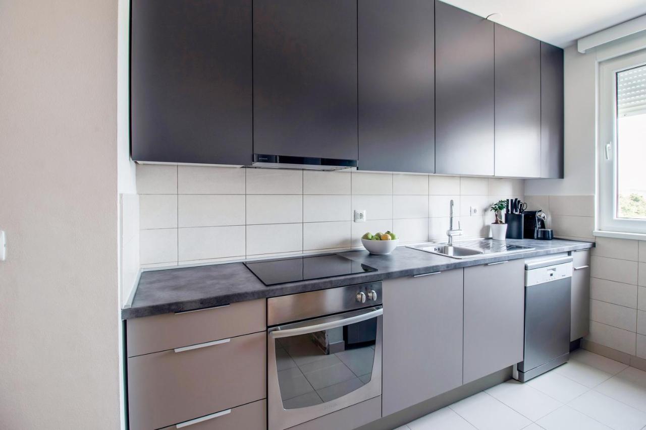 Apartment Montesa Zadar With Free Parking And Balcony Buitenkant foto