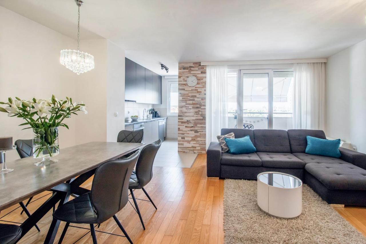 Apartment Montesa Zadar With Free Parking And Balcony Buitenkant foto