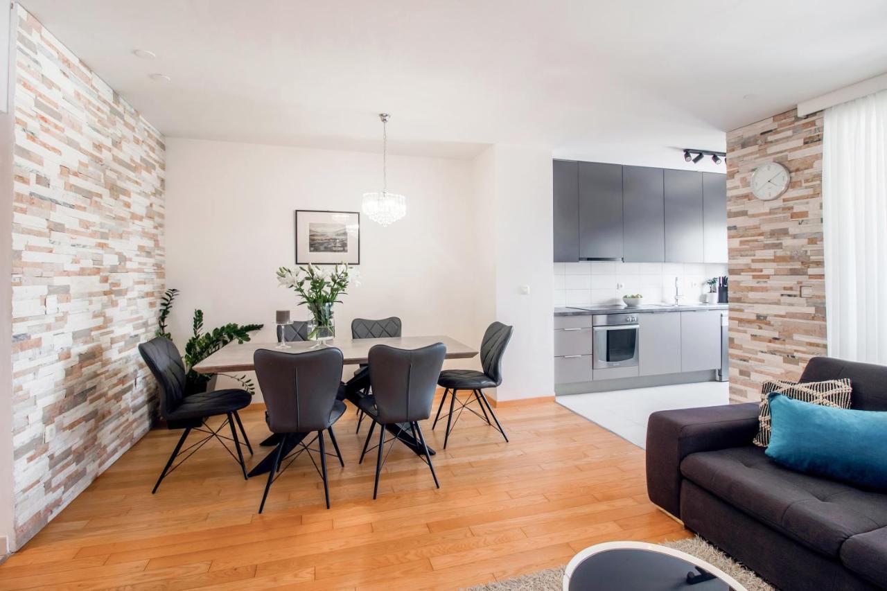 Apartment Montesa Zadar With Free Parking And Balcony Buitenkant foto