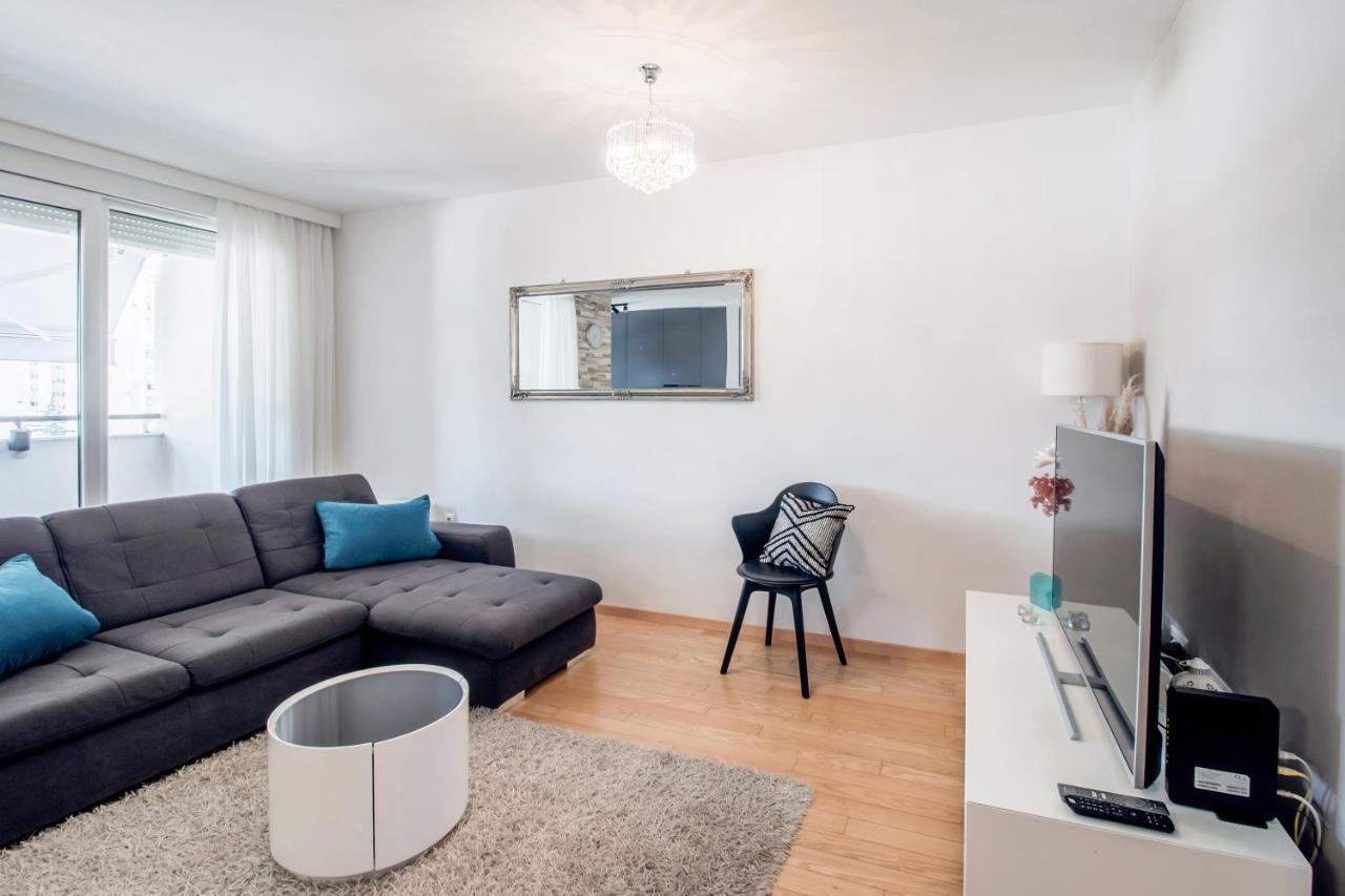 Apartment Montesa Zadar With Free Parking And Balcony Buitenkant foto