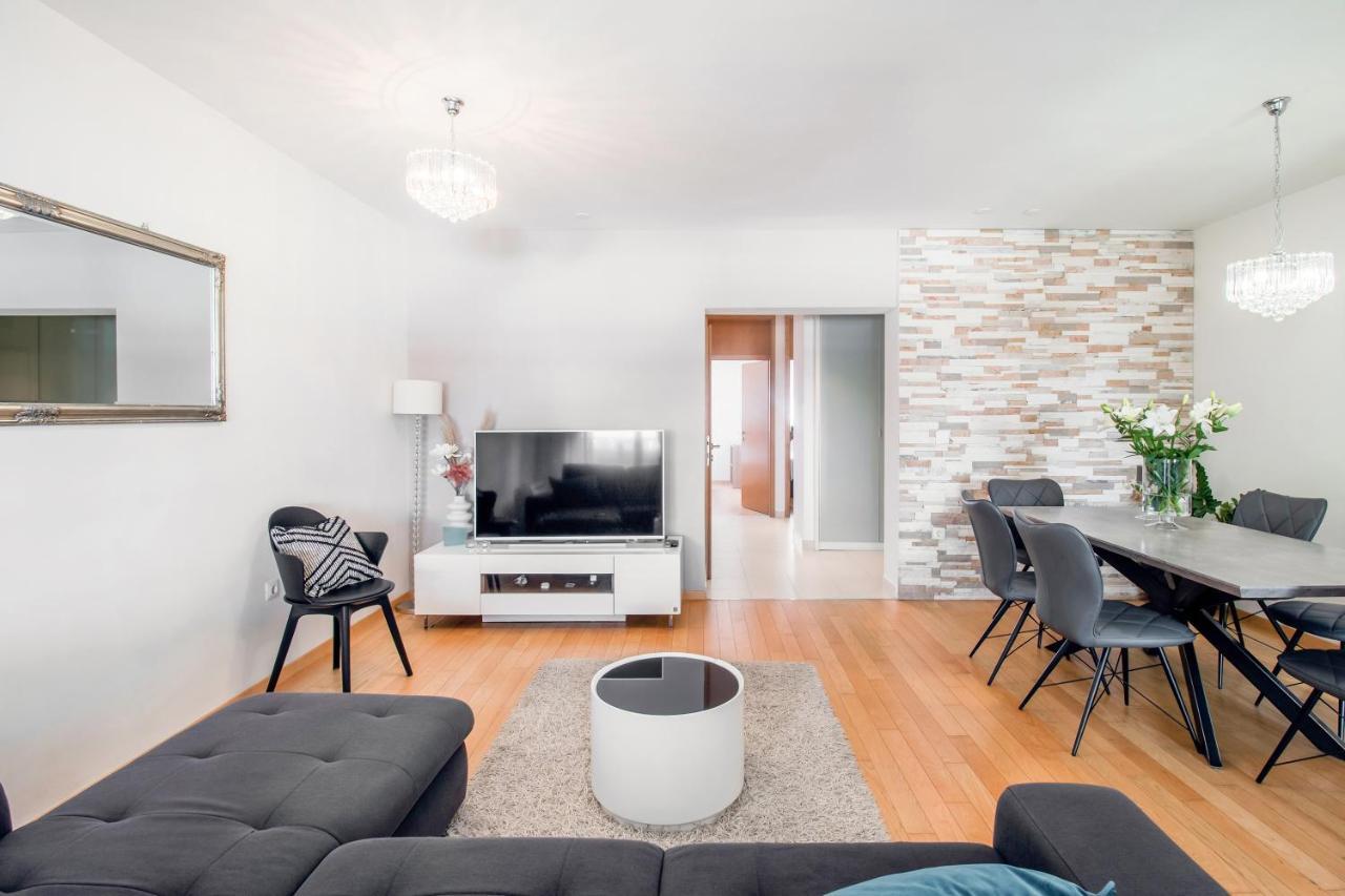 Apartment Montesa Zadar With Free Parking And Balcony Buitenkant foto