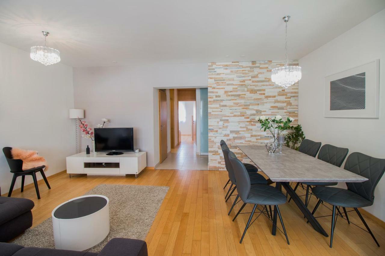 Apartment Montesa Zadar With Free Parking And Balcony Buitenkant foto