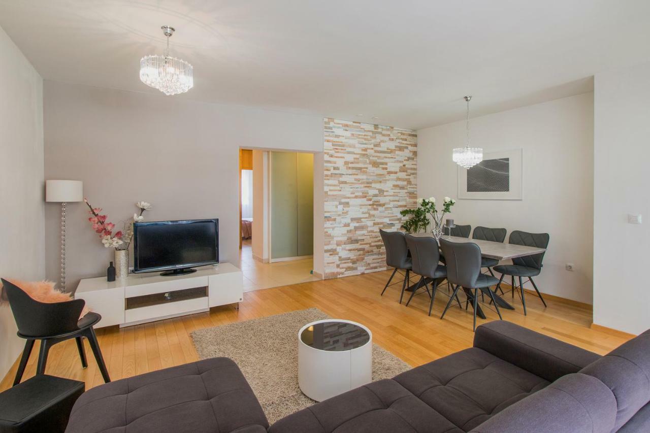 Apartment Montesa Zadar With Free Parking And Balcony Buitenkant foto