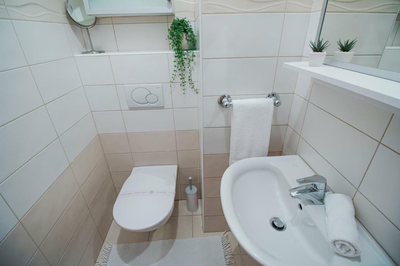 Apartment Montesa Zadar With Free Parking And Balcony Buitenkant foto